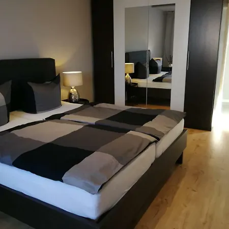 Apartman Ferienwohnung - 3 Grosse Schlafzimmer *