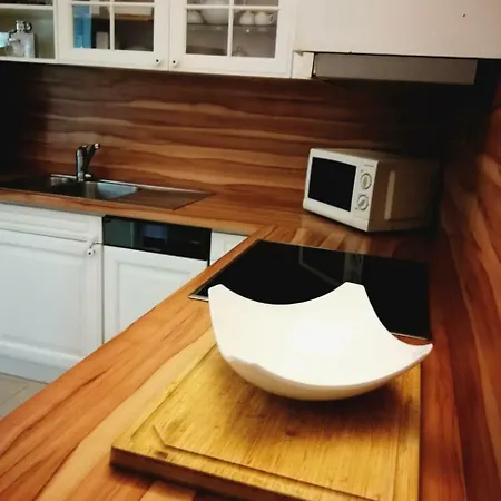 Ferienwohnung - 3 Grosse Schlafzimmer Apartman