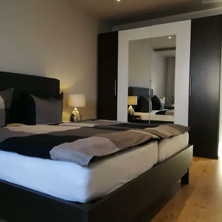 Ferienwohnung - 3 Grosse Schlafzimmer Apartman Erfurt